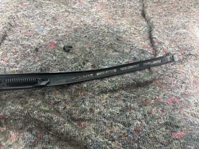 bontott AUDI A4 B7 Bal első Ablaktörlő Kar