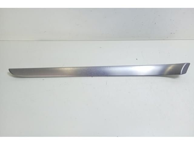 bontott AUDI A4 B7 Bal első Ajtó Díszléc