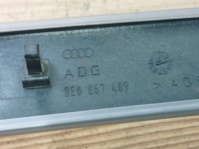 bontott AUDI A4 B7 Bal első Ajtó Kárpit Díszléc