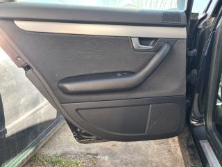 bontott AUDI A4 B7 Bal első Ajtó Kárpit