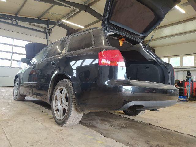 bontott AUDI A4 B7 Bal első Ajtó Kárpit