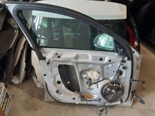 bontott AUDI A4 B7 Bal első Ajtó (Részeivel)