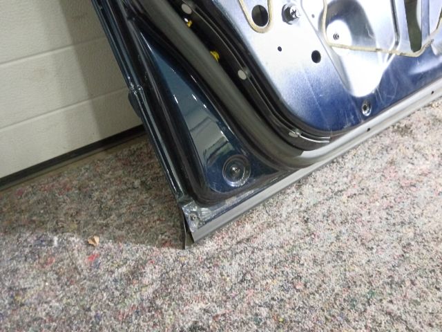 bontott AUDI A4 B7 Bal első Ajtó (Részeivel)