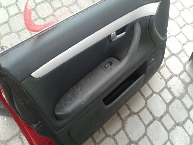 bontott AUDI A4 B7 Bal első Ajtó (Részeivel)