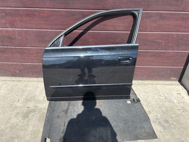 bontott AUDI A4 B7 Bal első Ajtó (Részeivel)