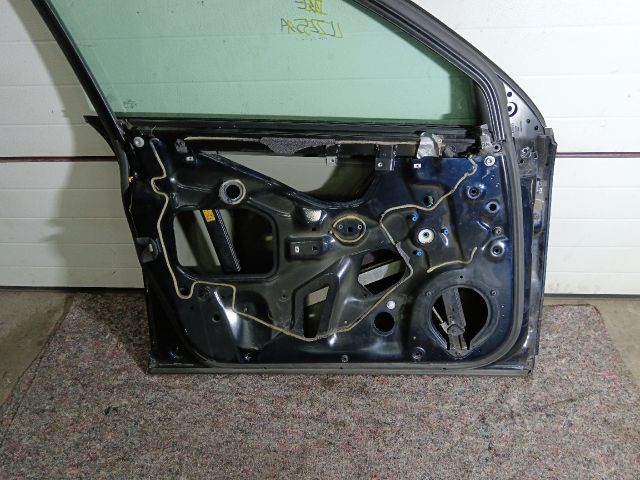 bontott AUDI A4 B7 Bal első Ajtó (Részeivel)