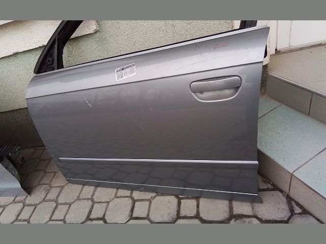 bontott AUDI A4 B7 Bal első Ajtó (Részeivel)