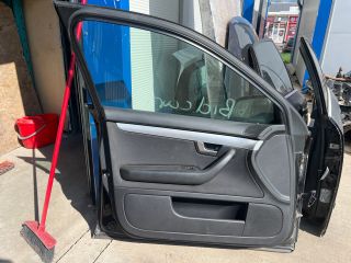 bontott AUDI A4 B7 Bal első Ajtó (Részeivel)