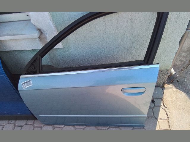 bontott AUDI A4 B7 Bal első Ajtó (Részeivel)