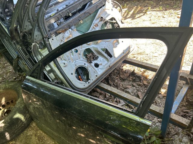 bontott AUDI A4 B7 Bal első Ajtó (Üres lemez)