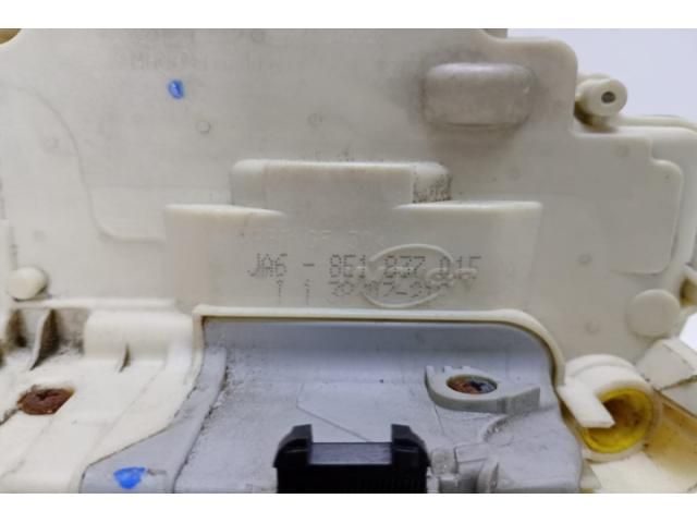 bontott AUDI A4 B7 Bal első Ajtózár