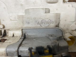 bontott AUDI A4 B7 Bal első Ajtózár