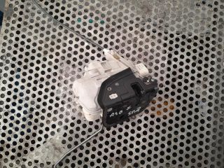 bontott AUDI A4 B7 Bal első Ajtózár