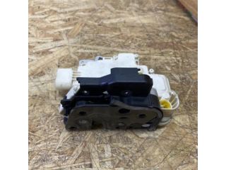 bontott AUDI A4 B7 Bal első Ajtózár