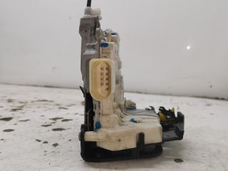 bontott AUDI A4 B7 Bal első Ajtózár