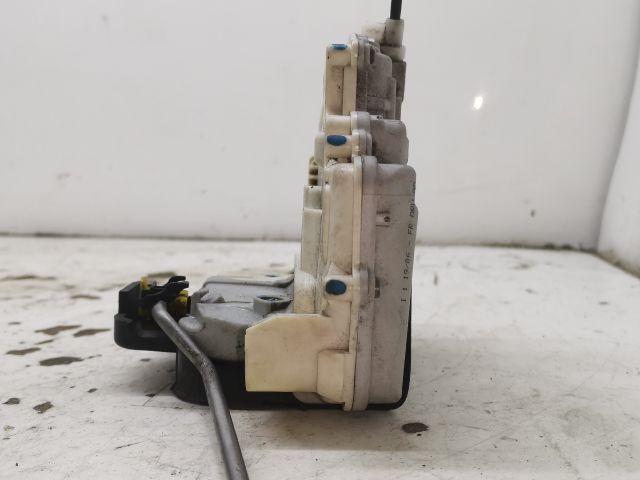 bontott AUDI A4 B7 Bal első Ajtózár