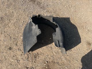 bontott AUDI A4 B7 Bal első Dobbetét (Kerékjárati, Műanyag)