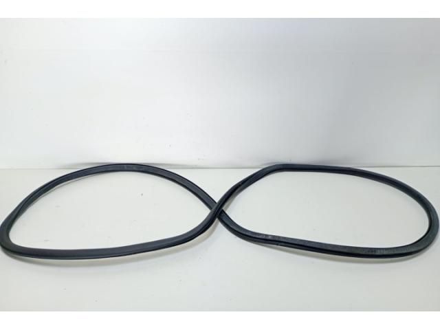 bontott AUDI A4 B7 Bal első Gumikéder