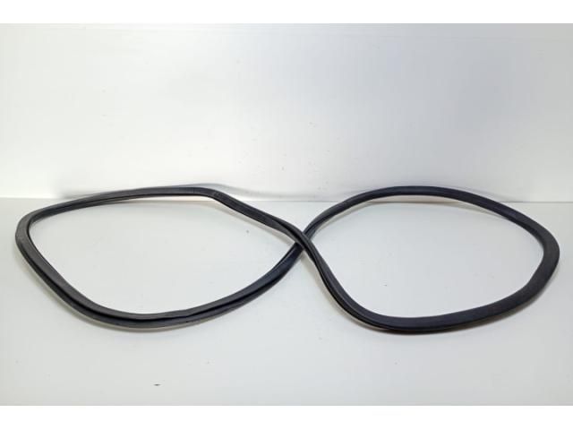 bontott AUDI A4 B7 Bal első Gumikéder