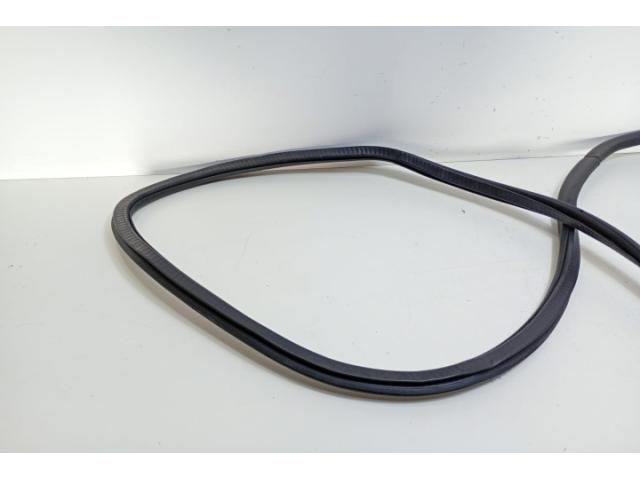 bontott AUDI A4 B7 Bal első Gumikéder