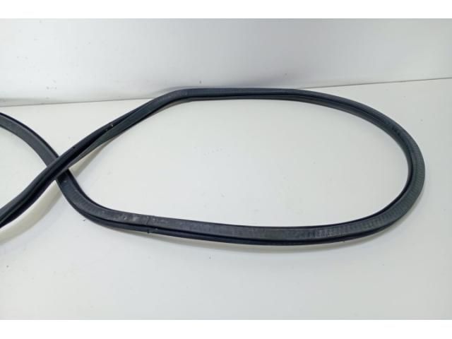 bontott AUDI A4 B7 Bal első Gumikéder