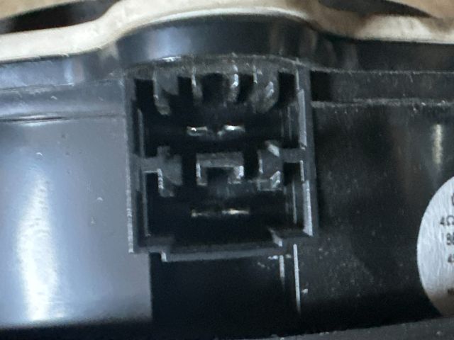 bontott AUDI A4 B7 Bal első Hangszóró