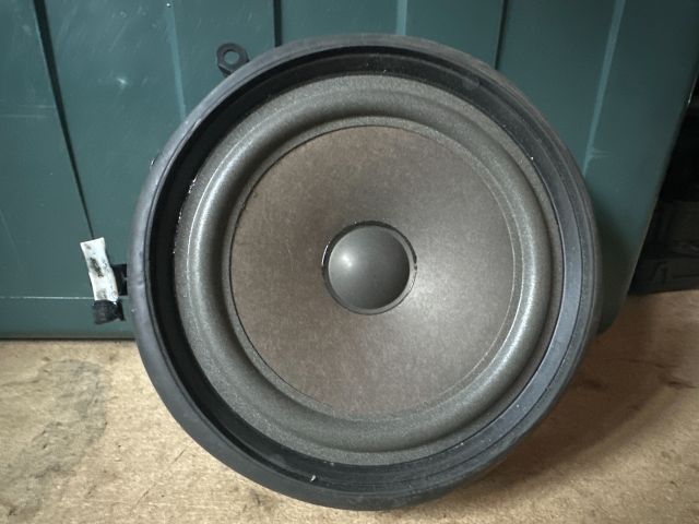 bontott AUDI A4 B7 Bal első Hangszóró