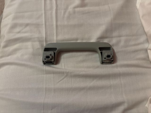 bontott AUDI A4 B7 Bal első Kapaszkodó (Felső)