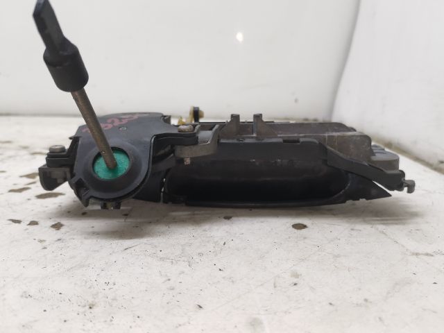 bontott AUDI A4 B7 Bal első Külső Kilincs