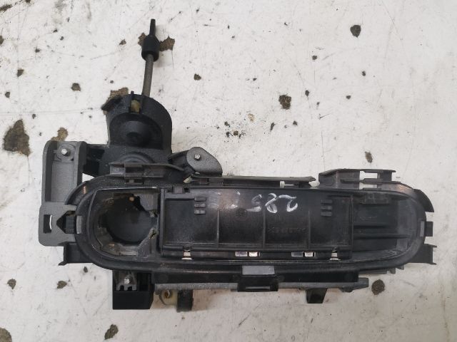 bontott AUDI A4 B7 Bal első Külső Kilincs