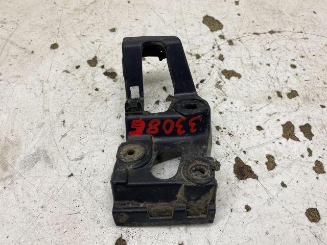 bontott AUDI A4 B7 Bal első Küszöb Tartó