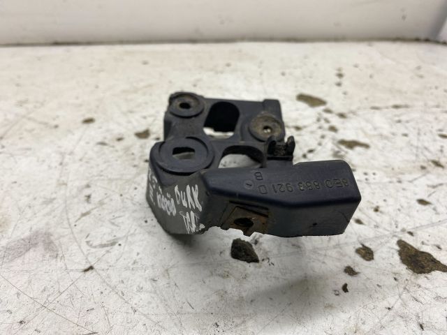 bontott AUDI A4 B7 Bal első Küszöb Tartó