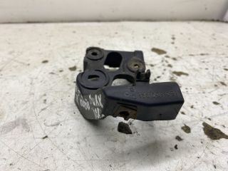 bontott AUDI A4 B7 Bal első Küszöb Tartó