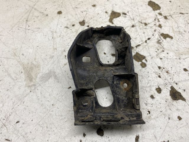 bontott AUDI A4 B7 Bal első Küszöb Tartó