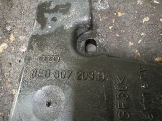 bontott AUDI A4 B7 Bal első Oldal Lökhárító Tartó (Műanyag)