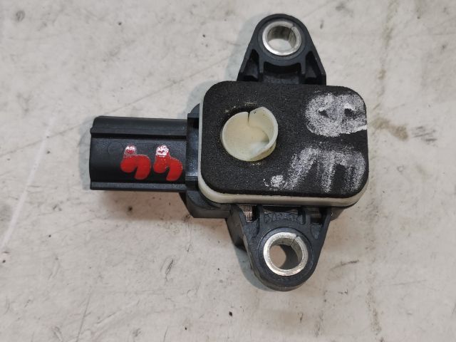 bontott AUDI A4 B7 Bal első Oldal Ütközés Érzékelő