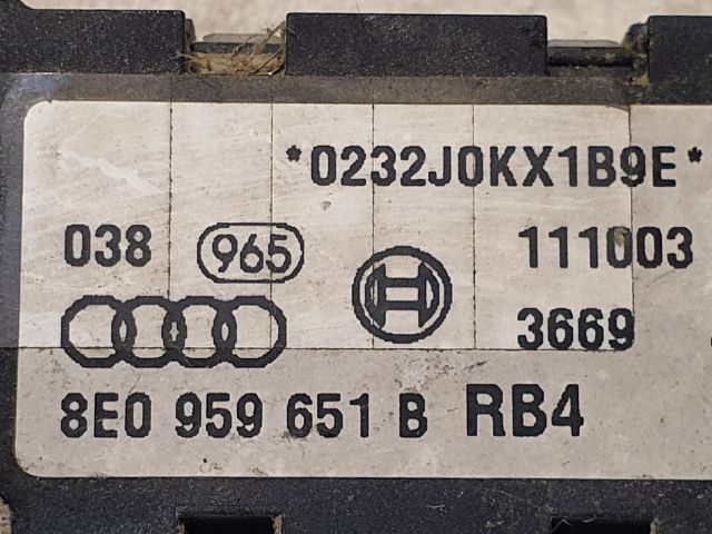 bontott AUDI A4 B7 Bal első Oldal Ütközés Érzékelő