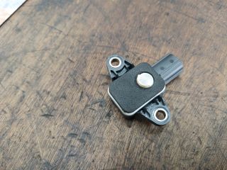 bontott AUDI A4 B7 Bal első Oldal Ütközés Érzékelő