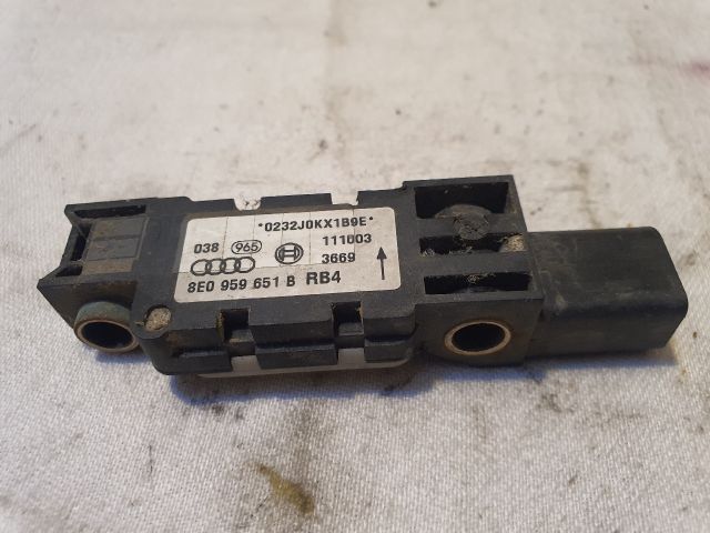 bontott AUDI A4 B7 Bal első Oldal Ütközés Érzékelő