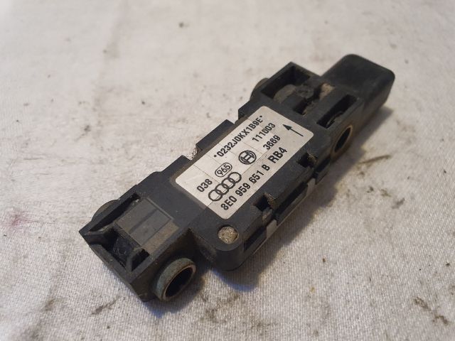 bontott AUDI A4 B7 Bal első Oldal Ütközés Érzékelő