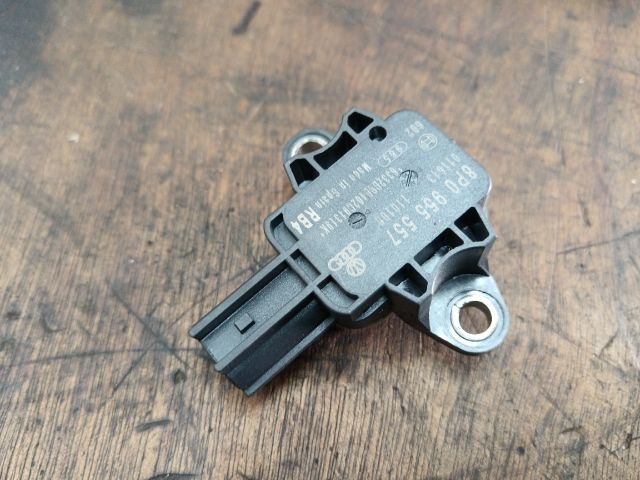 bontott AUDI A4 B7 Bal első Oldal Ütközés Érzékelő