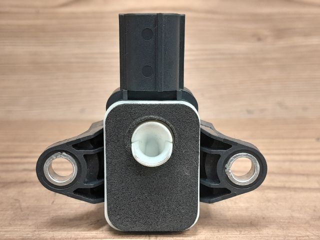 bontott AUDI A4 B7 Bal első Oldal Ütközés Érzékelő