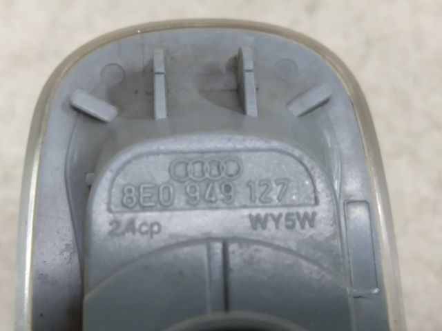 bontott AUDI A4 B7 Bal első Sárvédő Irányjelző