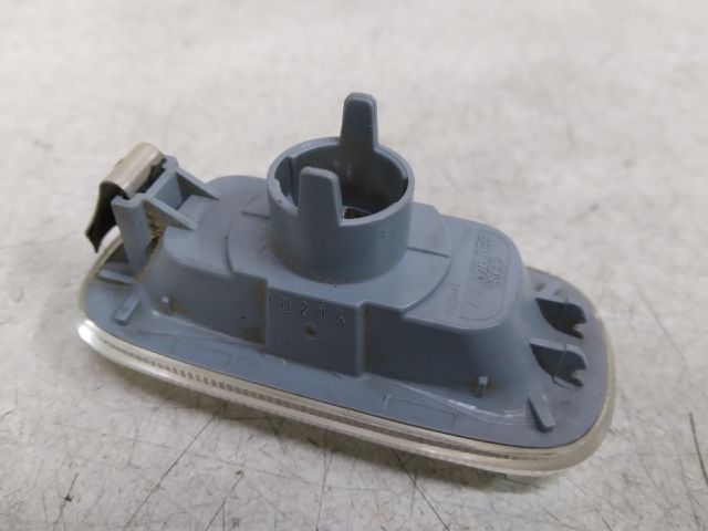 bontott AUDI A4 B7 Bal első Sárvédő Irányjelző