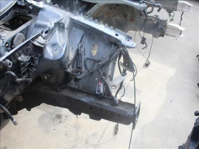 bontott AUDI A4 B7 Bal első Ütközéscsillapító