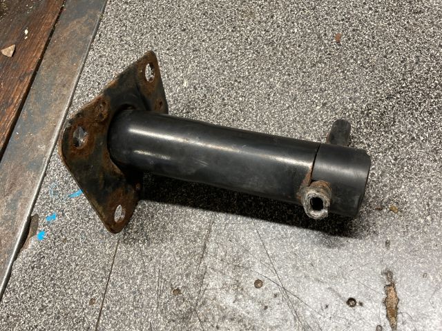 bontott AUDI A4 B7 Bal első Ütközéscsillapító