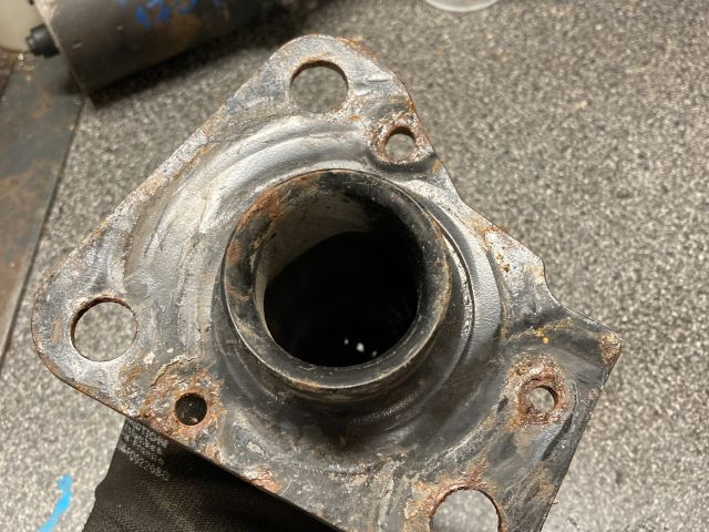 bontott AUDI A4 B7 Bal első Ütközéscsillapító