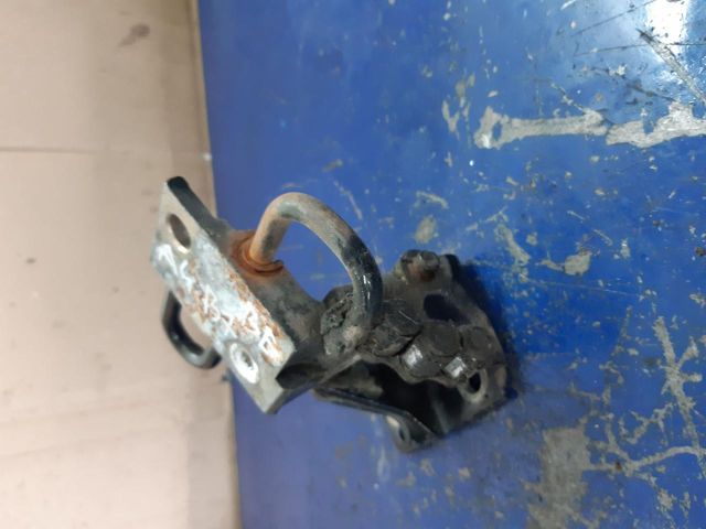 bontott AUDI A4 B7 Bal első Zsanér