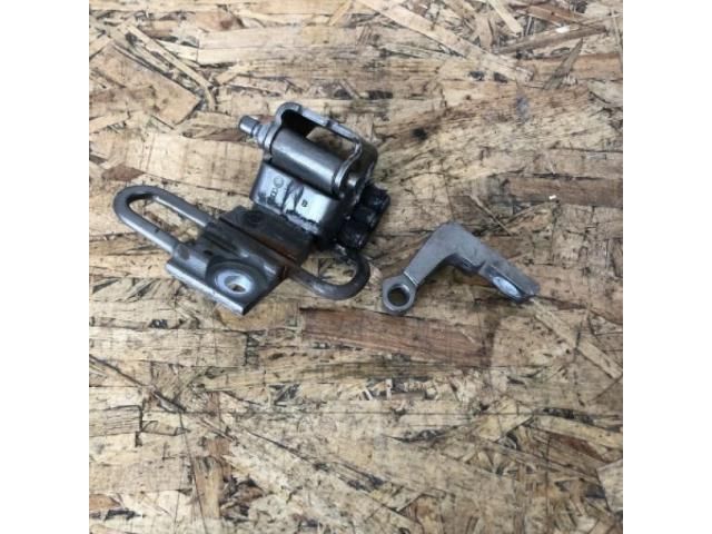 bontott AUDI A4 B7 Bal első Zsanér