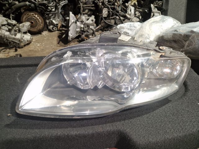 bontott AUDI A4 B7 Bal Fényszóró
